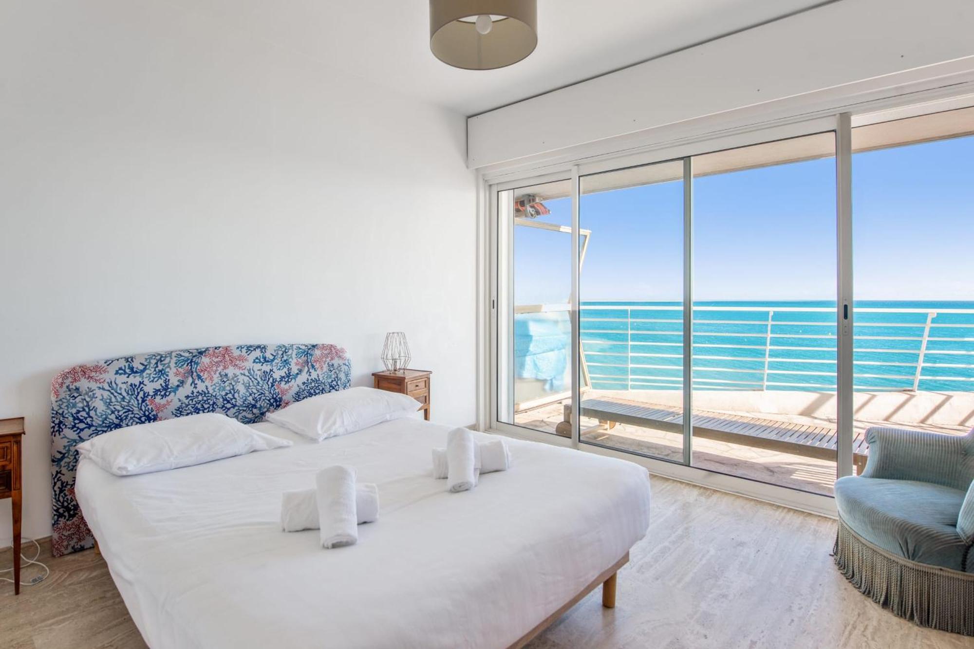 Апартаменты Le Balcon Sur La Baie - Welkeys Кань-сюр-Мер Экстерьер фото